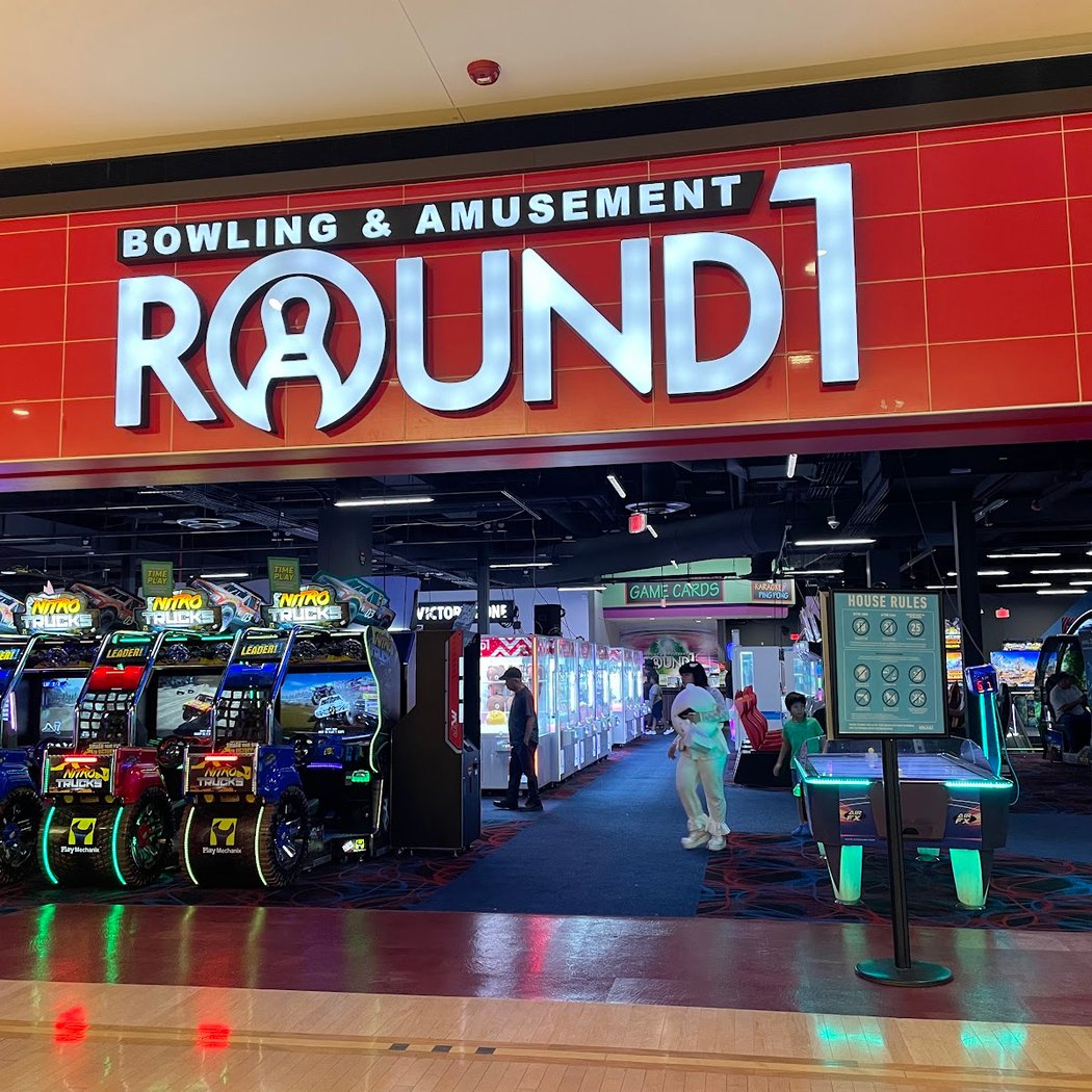 Round1 Bowling & Arcade Fox Valley Mall 3